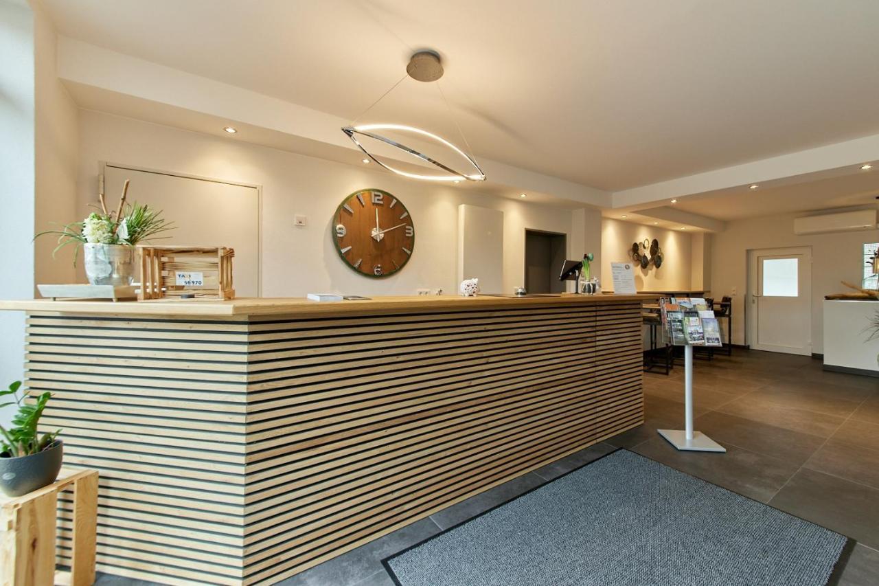 Moselhotel Weinhaus Simon 'Sauna'Restaurant'Eladesaeule Wintrich Exteriér fotografie