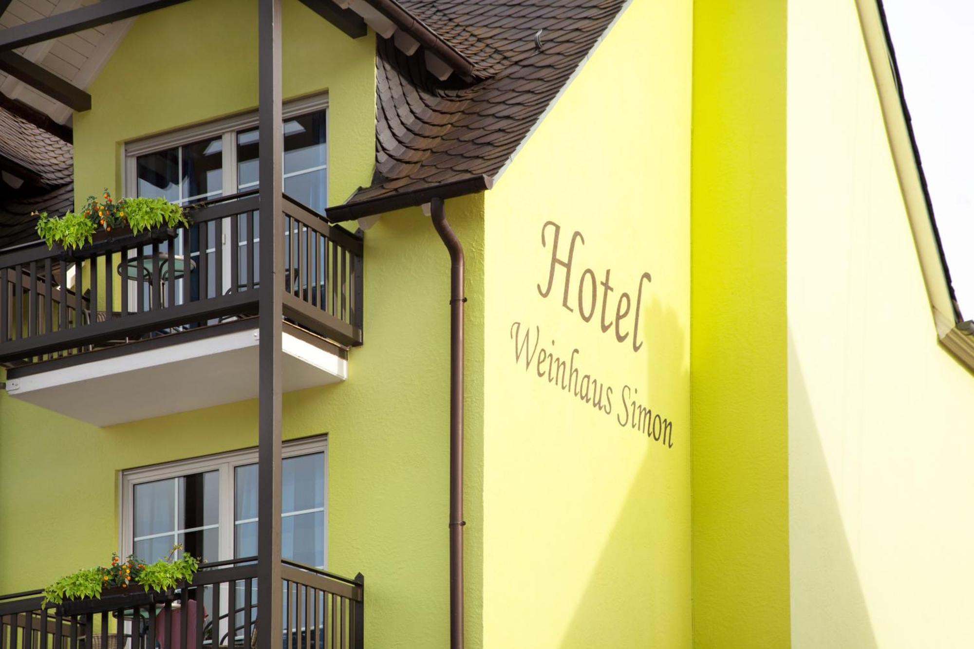 Moselhotel Weinhaus Simon 'Sauna'Restaurant'Eladesaeule Wintrich Exteriér fotografie