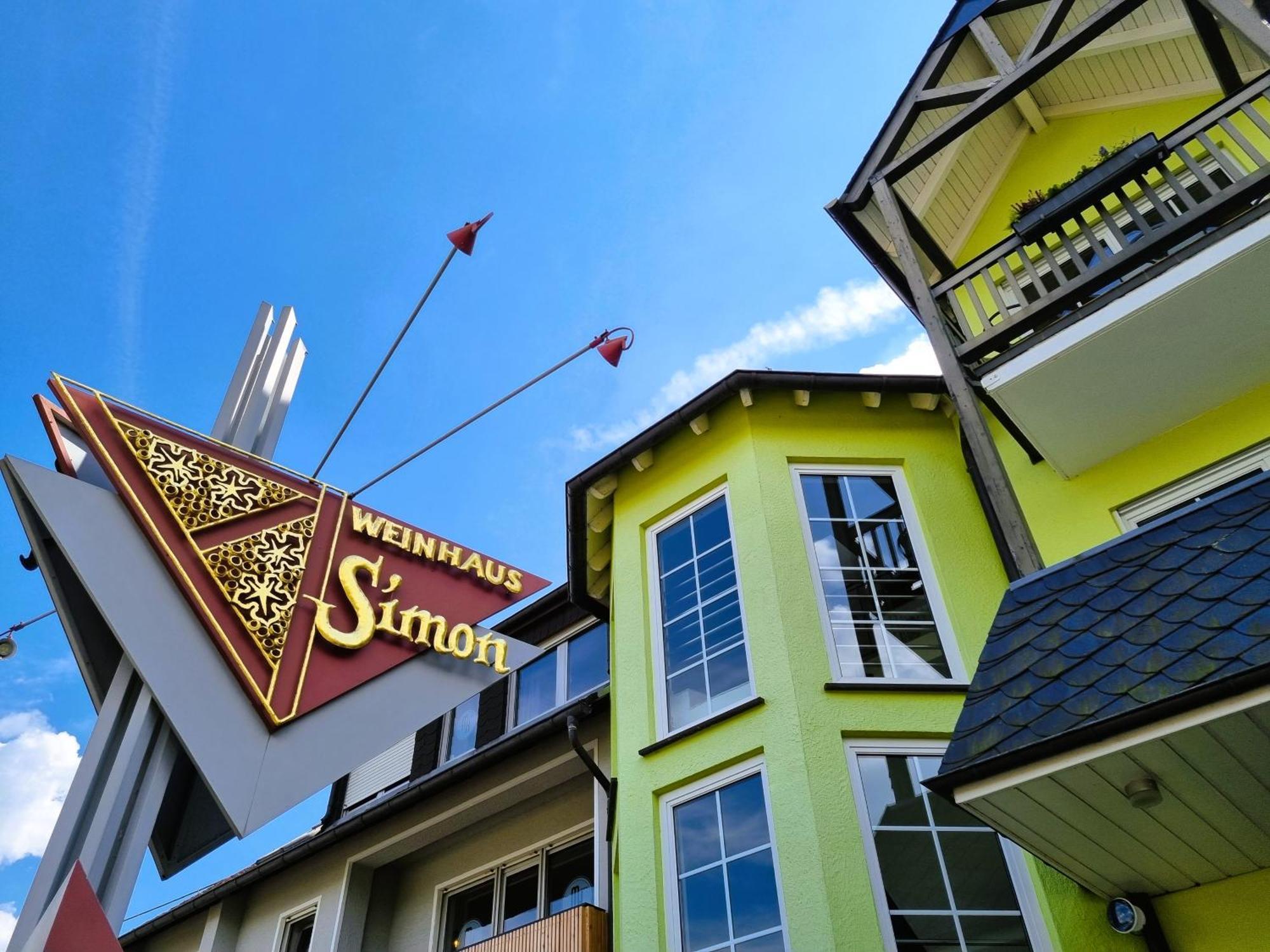 Moselhotel Weinhaus Simon 'Sauna'Restaurant'Eladesaeule Wintrich Exteriér fotografie