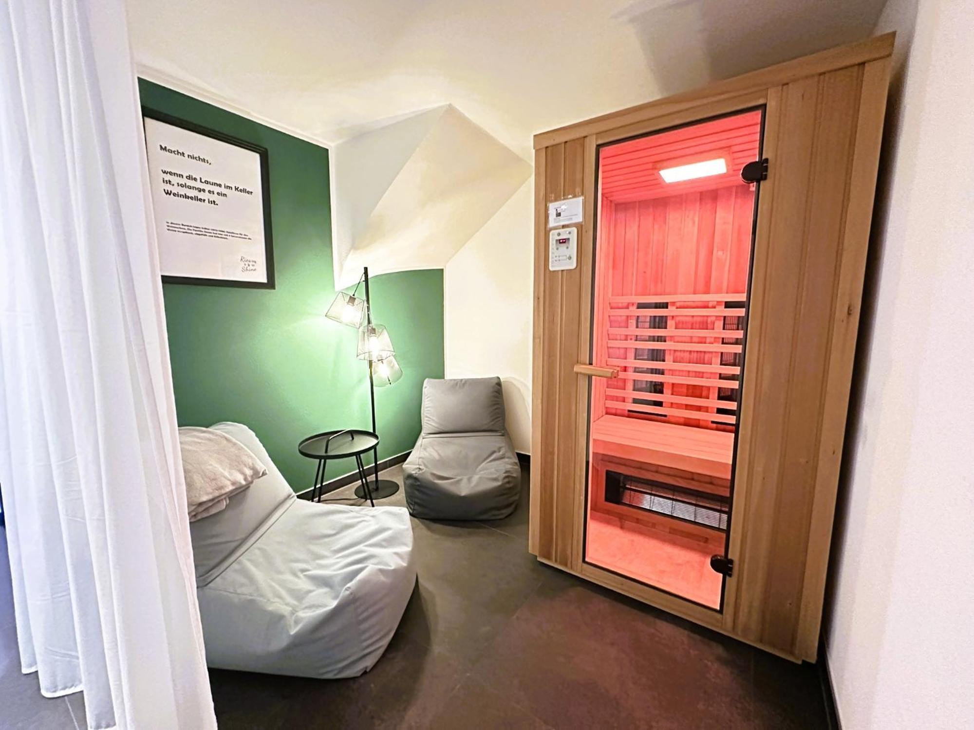 Moselhotel Weinhaus Simon 'Sauna'Restaurant'Eladesaeule Wintrich Exteriér fotografie