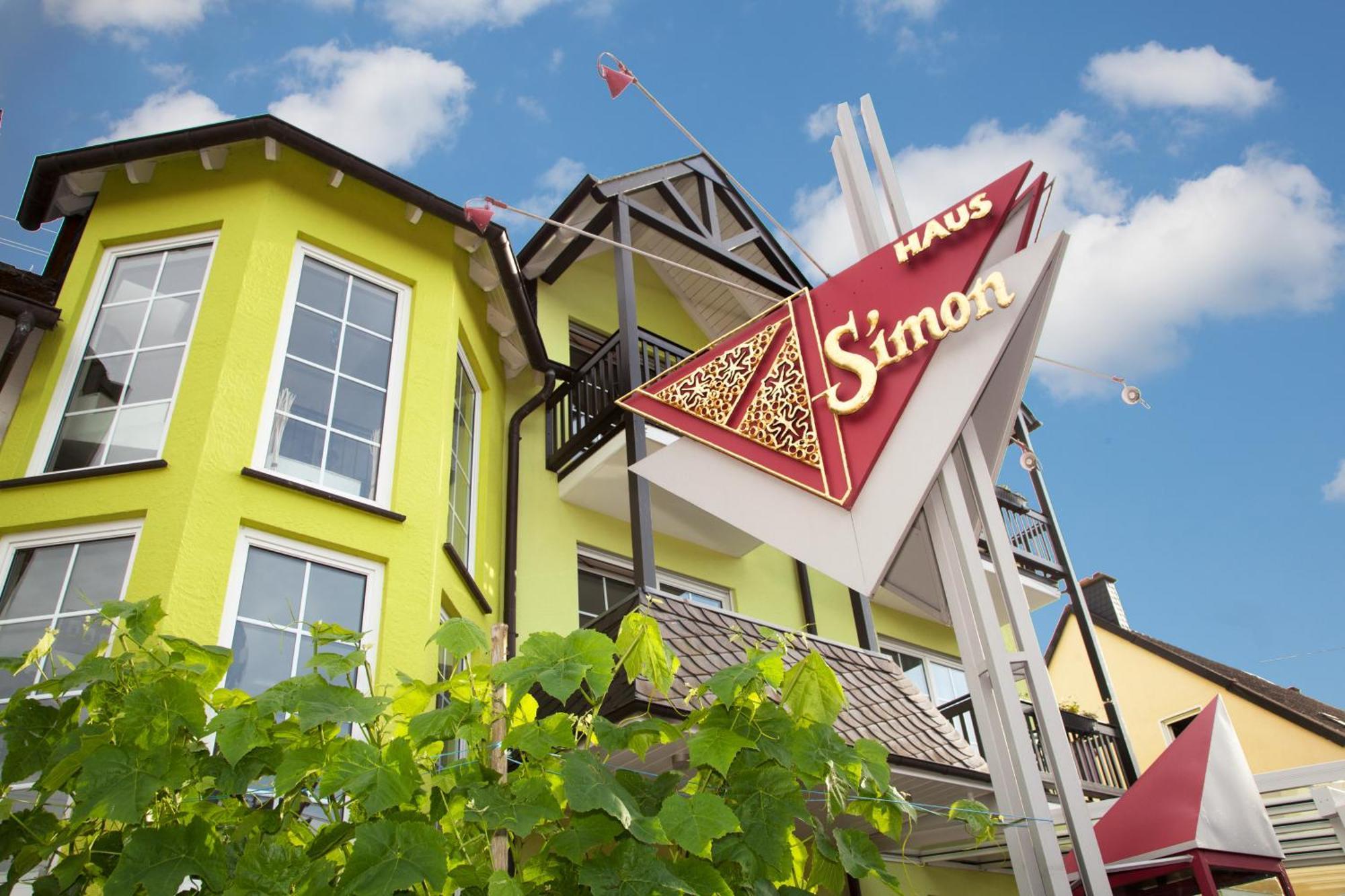 Moselhotel Weinhaus Simon 'Sauna'Restaurant'Eladesaeule Wintrich Exteriér fotografie