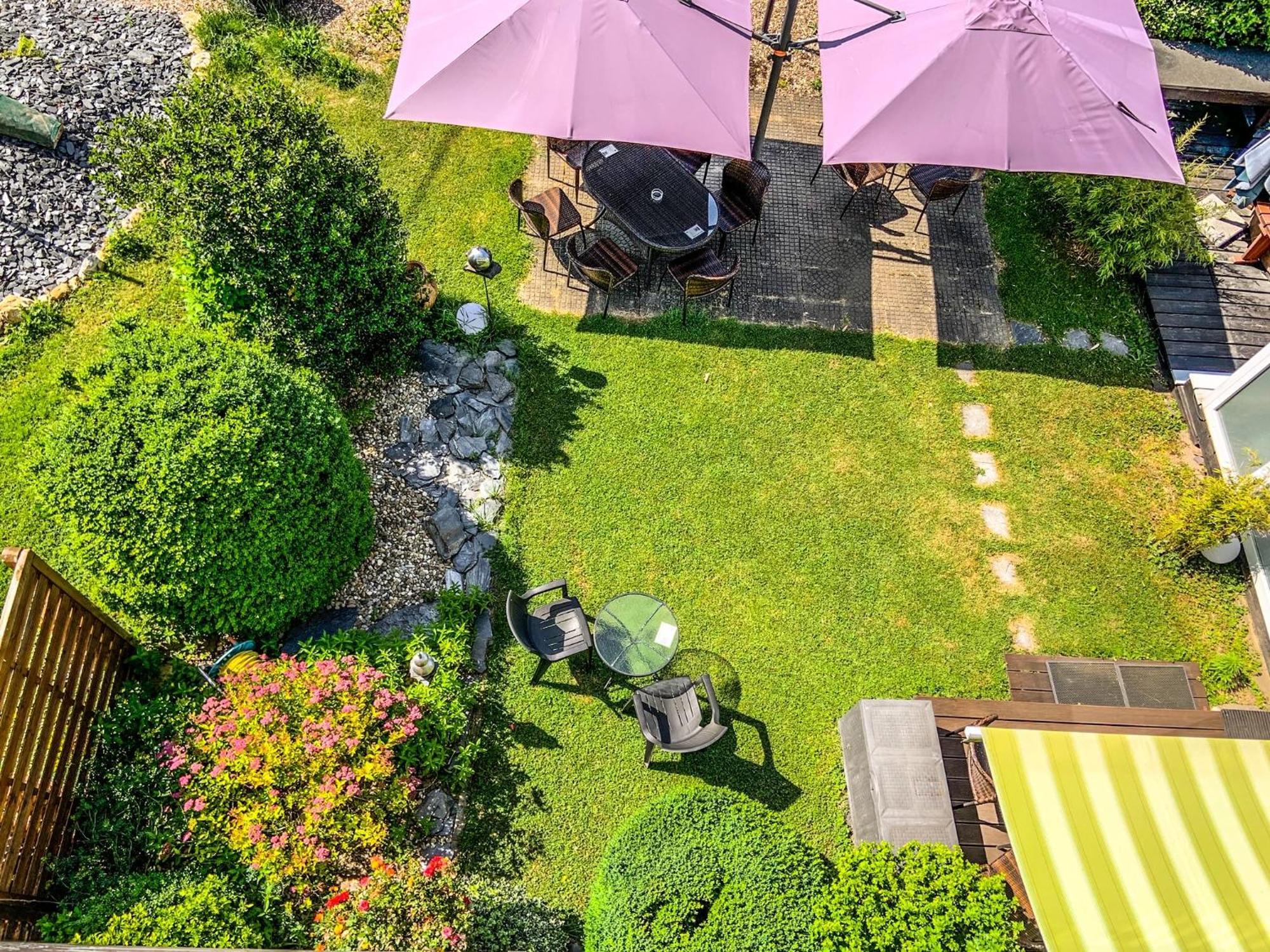 Moselhotel Weinhaus Simon 'Sauna'Restaurant'Eladesaeule Wintrich Exteriér fotografie